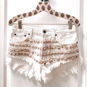 LF Laguna white Carmar Seashell Shorts Size 26